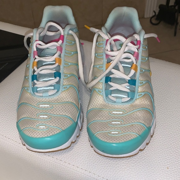 Nike Women's Cream‎ and Blue Sneakers - Picture 4 of 5